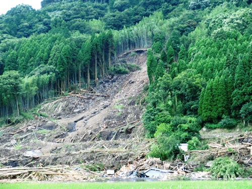 2012年９月九州豪雨での土砂崩れ